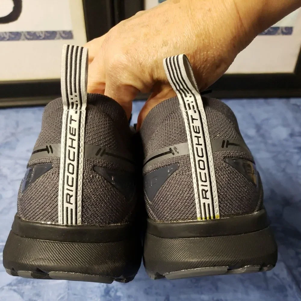 Brooks Ricochet 3 women Sz 12 Neutral Running Shoe‎ grey/ Ebony 110361-1D-009